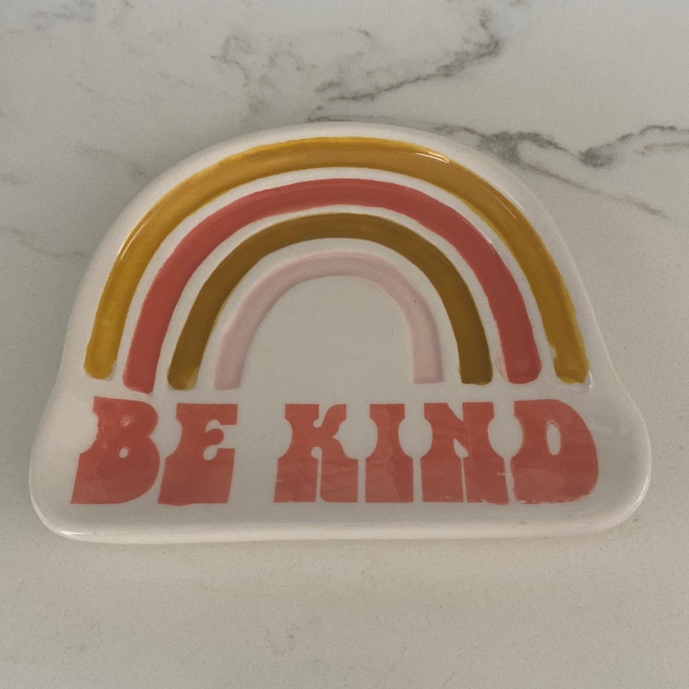 4/$10 NWT Be Kind small catch all trinket tray